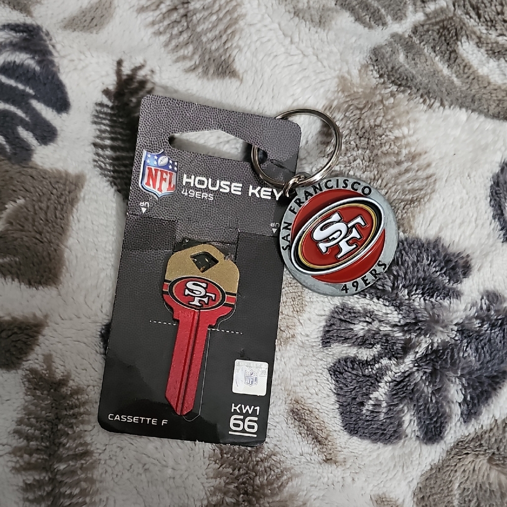San Francisco 49ers Key and Keychain Set